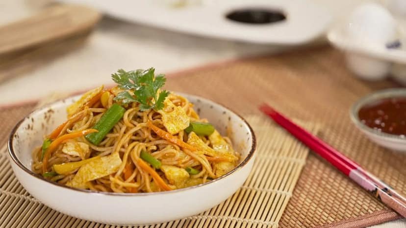 Egg chow mein