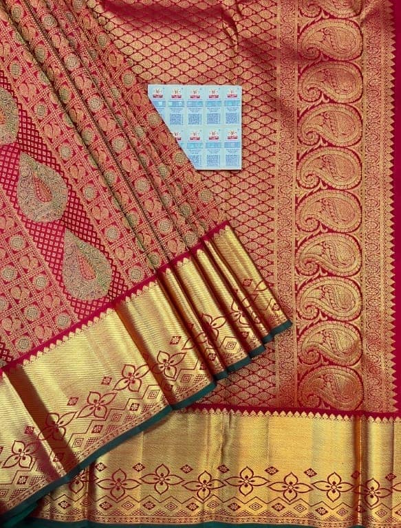 Red with Bottle Green Color Checked Pattern Small Peacock & Chakra with Grand Thilagam Design Zari Woven Pure Silk Saree view 2