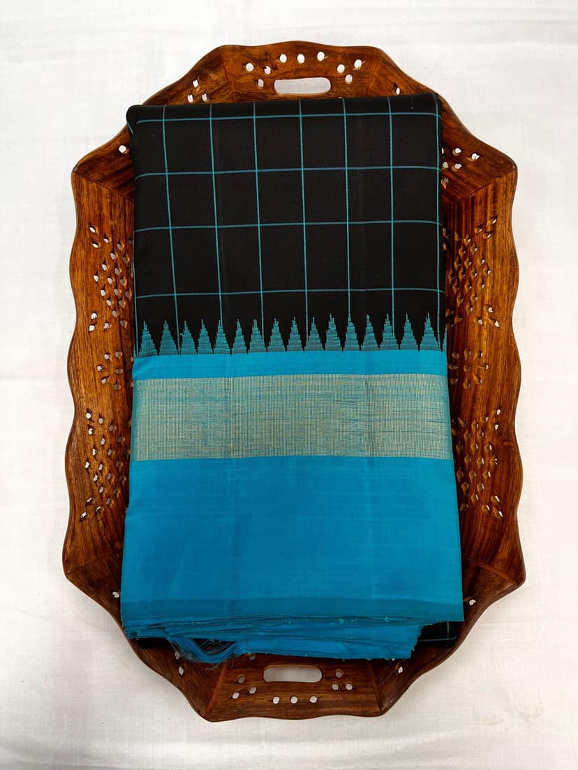 Black Color Traditional Checkered Kanjivaram Pure Silk Saree view 6