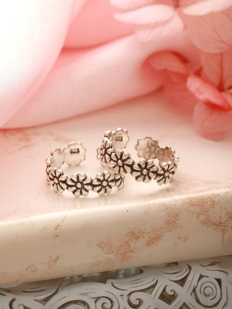 925 Sterling Silver Oxidised Leaf Dailywear Adjustable Pair of Toe Rings view 2