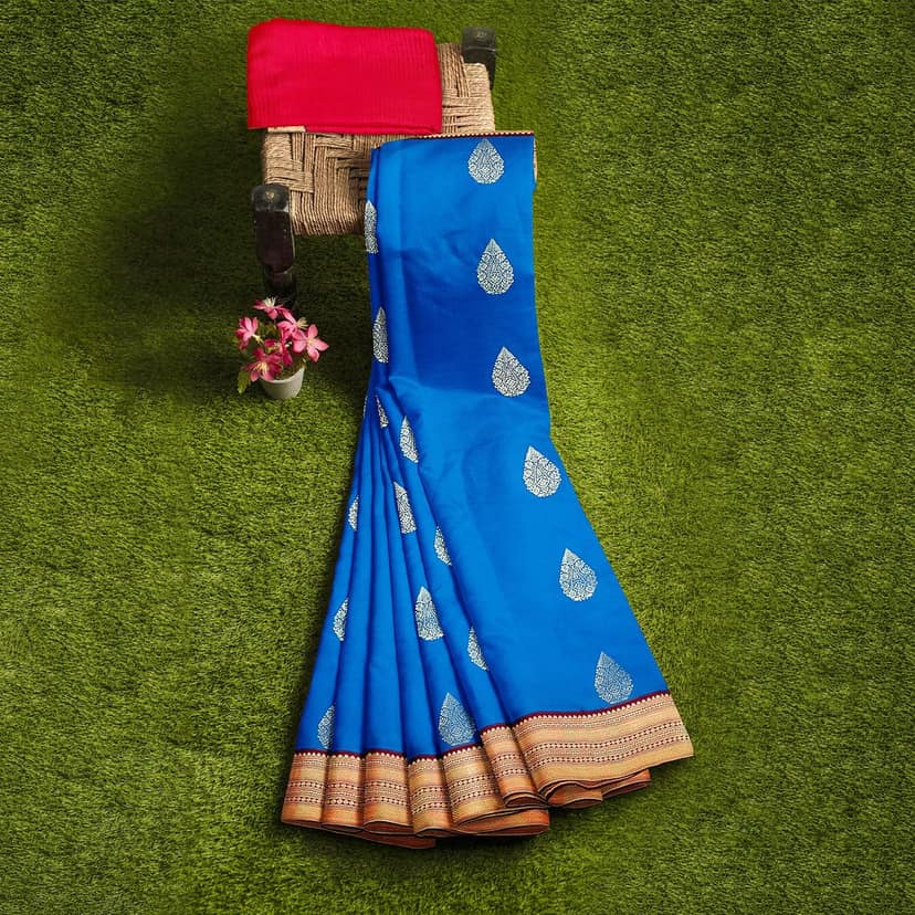 Ink Blue Color Korvai Saree Has Contrast Pallu and Border with Unstitched Blouse view 5