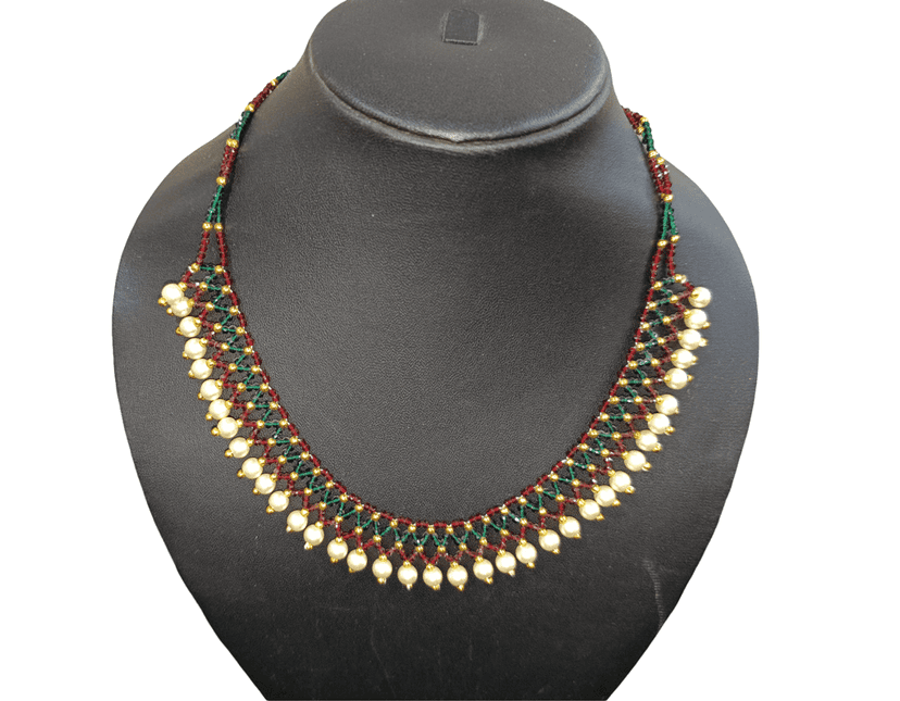 Elegant Beaded Necklace with Pearls view 2