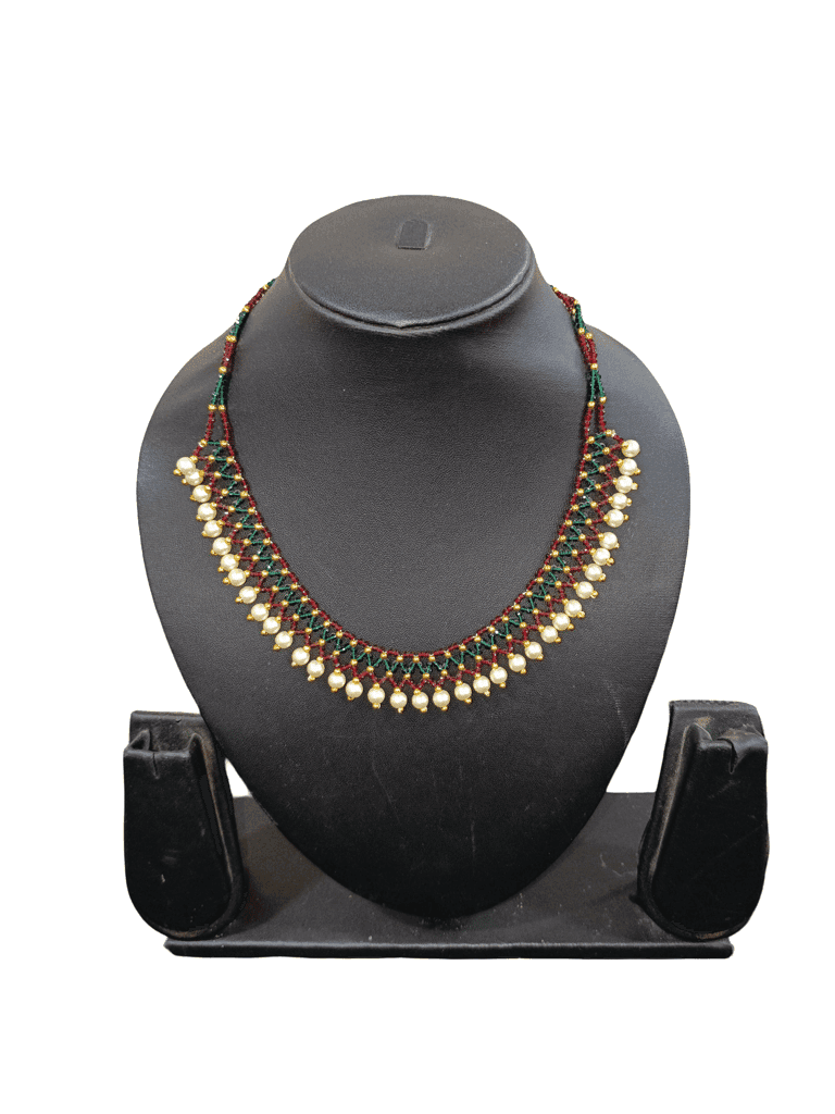 Elegant Beaded Necklace with Pearls view 4