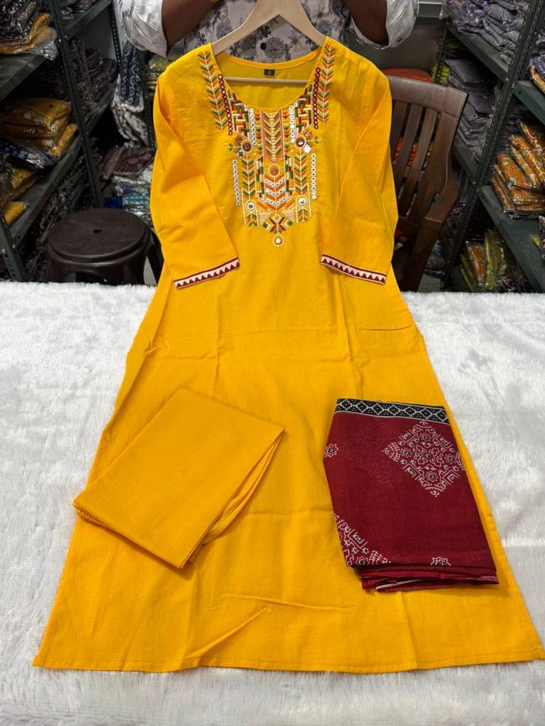 Women's Red Embroidered Cotton Kurta Set with Printed Dupatta view 3