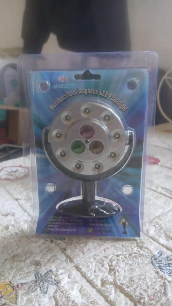 Multifunctional Magnetic LED Flashlight, High Quality waterproof light, Three Ultra-Bright LEDs, Battery Operated LED Light (Battery Not Included) view 7