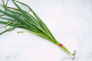 Desi Green Garlic - 1 Bunch