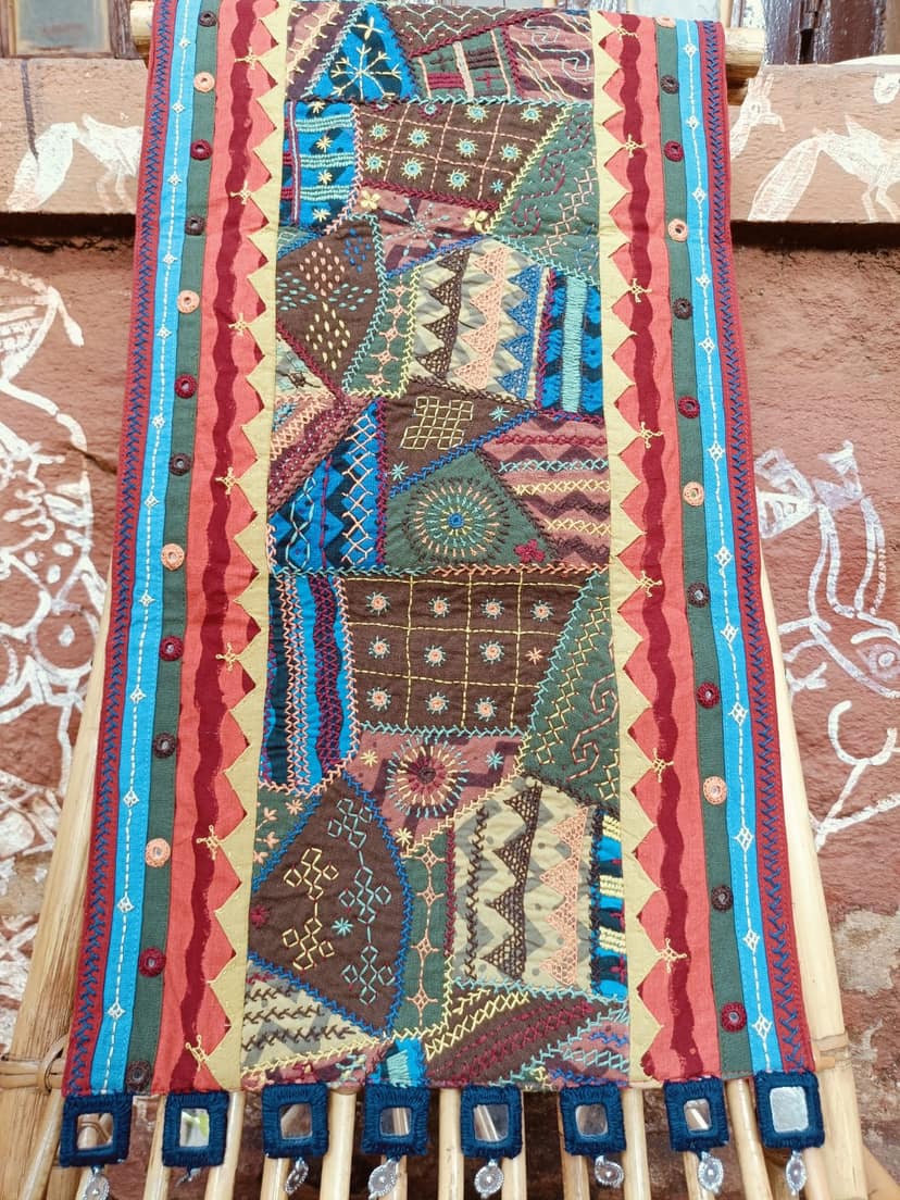 Table Runner view 2