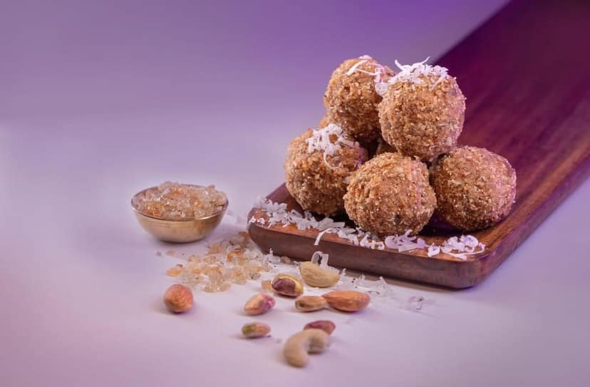 Desi Mitahara's 's Dink (Gond) Laddoo - Gond, Jaggery & Cow Ghee - Traditional Indian Sweet - Healthy, Nutritious Snack - 480g Pack - No Artificial Colours - Suitable for All Ages - Purely Home Made view 4