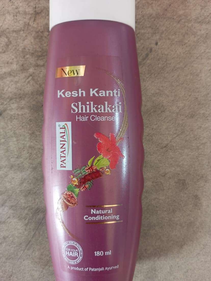 Kesh kanti shikakai hair cleanser