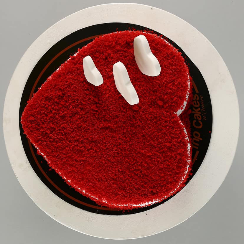 Valentine s Heart Red Velvet Cake Half Kg view 5