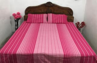 King Size Cotton Striped Bedsheet with Pillowcases