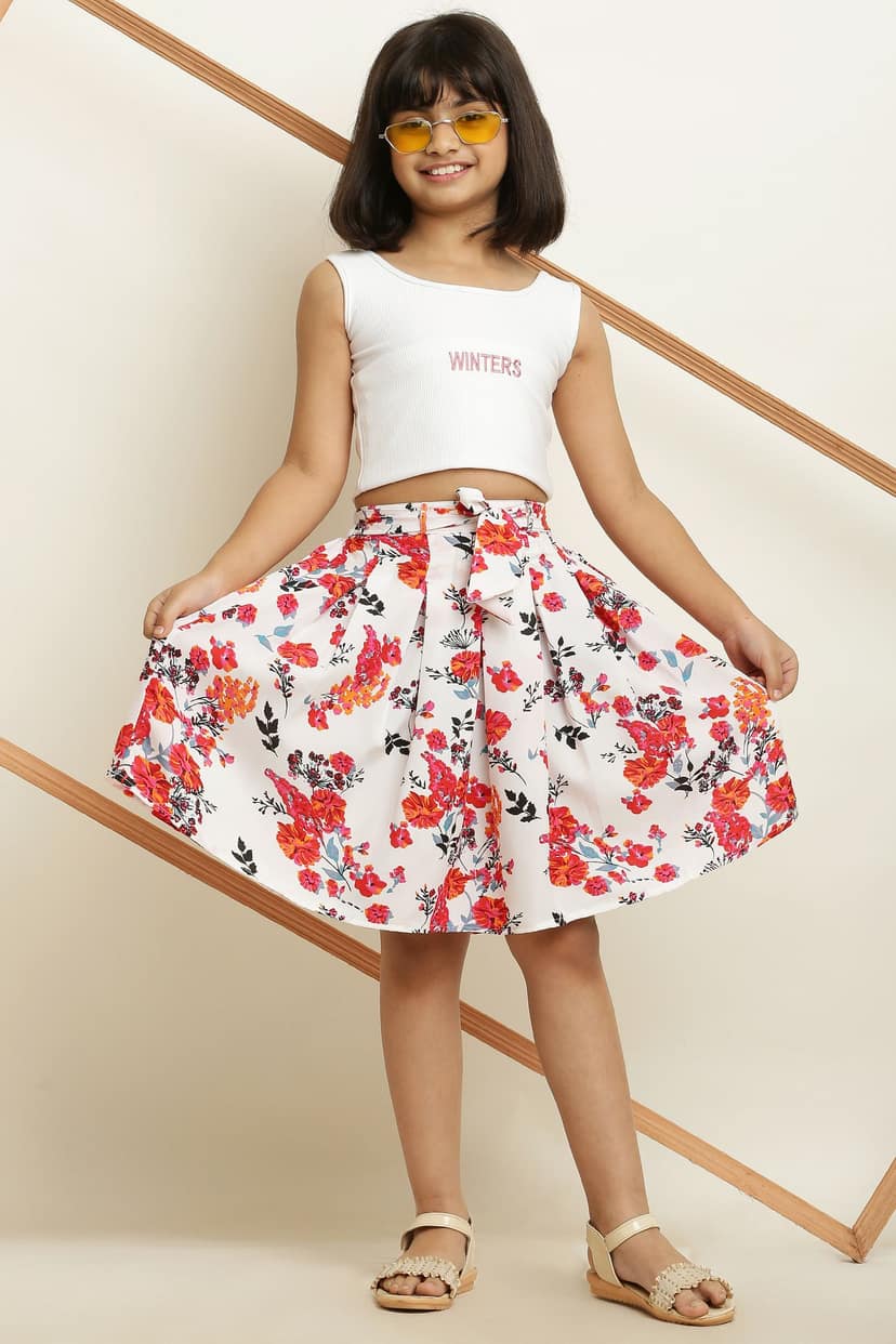 Stylish Red Floral Printed Elastic & Ribbon Skirt for girls. view 4