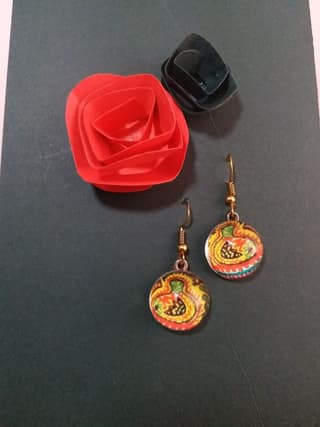 PRETTY LITTLE CIRCLE GLASS EARRINGS