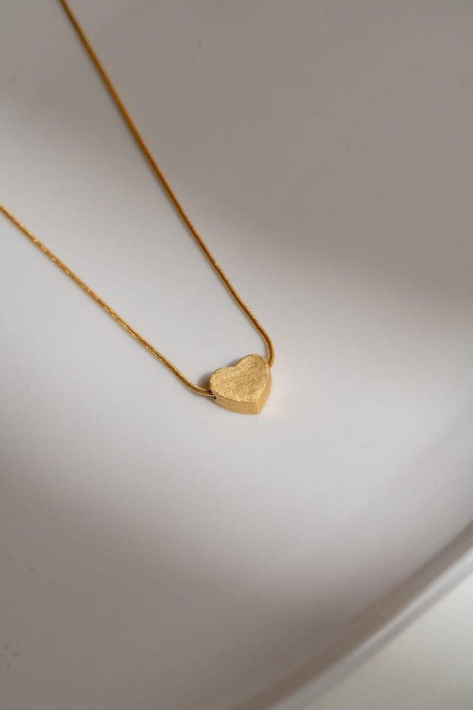 Dainty Heart Neckchain view 3