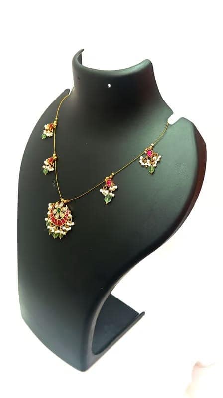 Exquisite Designer Necklace - Timeless Elegance view 4
