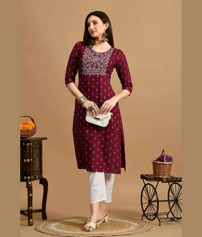 GlowWorld Viscose Blend Embroidered Straight Women's Kurti - Maroon ( Pack of 1 )