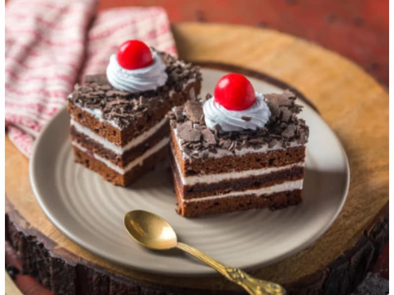 Monginis Black Forest Pastry - Eggless