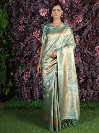 Yavira silk Women's Green Handwoven Jacquard Saree