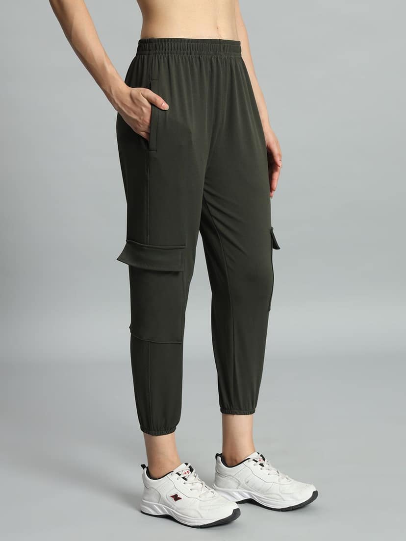SavvyXwear Women's green trouser (sports wear/gym wear) view 3