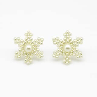 Snow Pearl Blossom Earrings