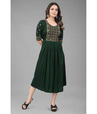 QPEEZ - Green Rayon Women's Nayra Kurti ( Pack of 1 )
