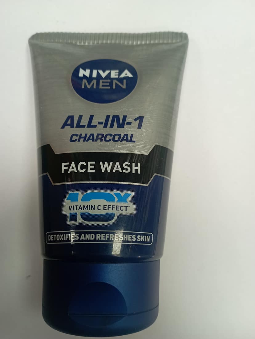 Nivea Men All-in-1 Charcoal Face wash Vitamin c effect Detoxifies and refreshes skin
