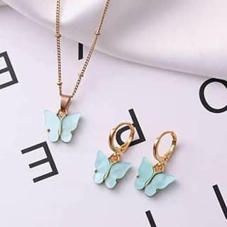 Pinapes Butterfly Earrings & Pendant Necklace Set – Light Blue