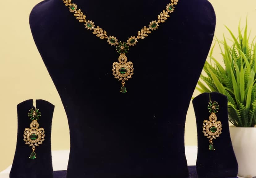 Gold-plated Kundan and Pearl Necklace Set with Green Stones view 3