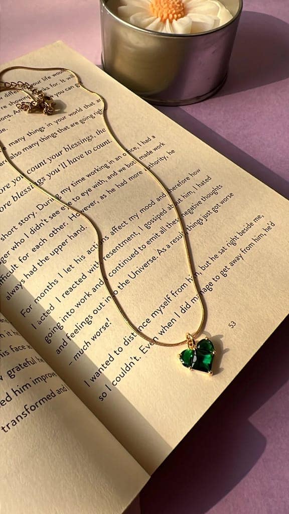 Calista heart chain view 3