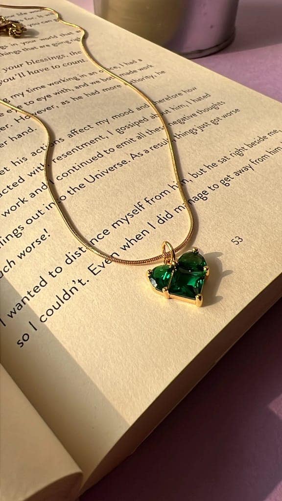 Calista heart chain view 4