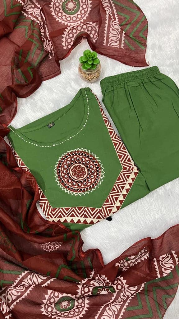 Women's Olive Green & Red Embroidered Cotton Blend Kurta Set with Dupatta view 4