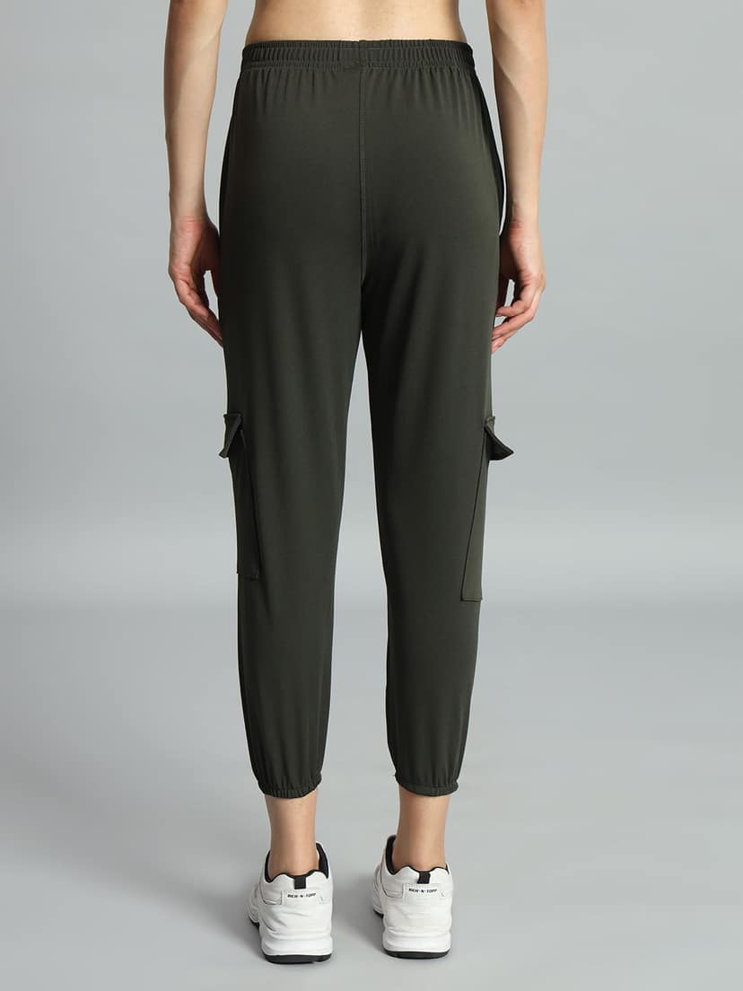 SavvyXwear Women's green trouser (sports wear/gym wear) view 4