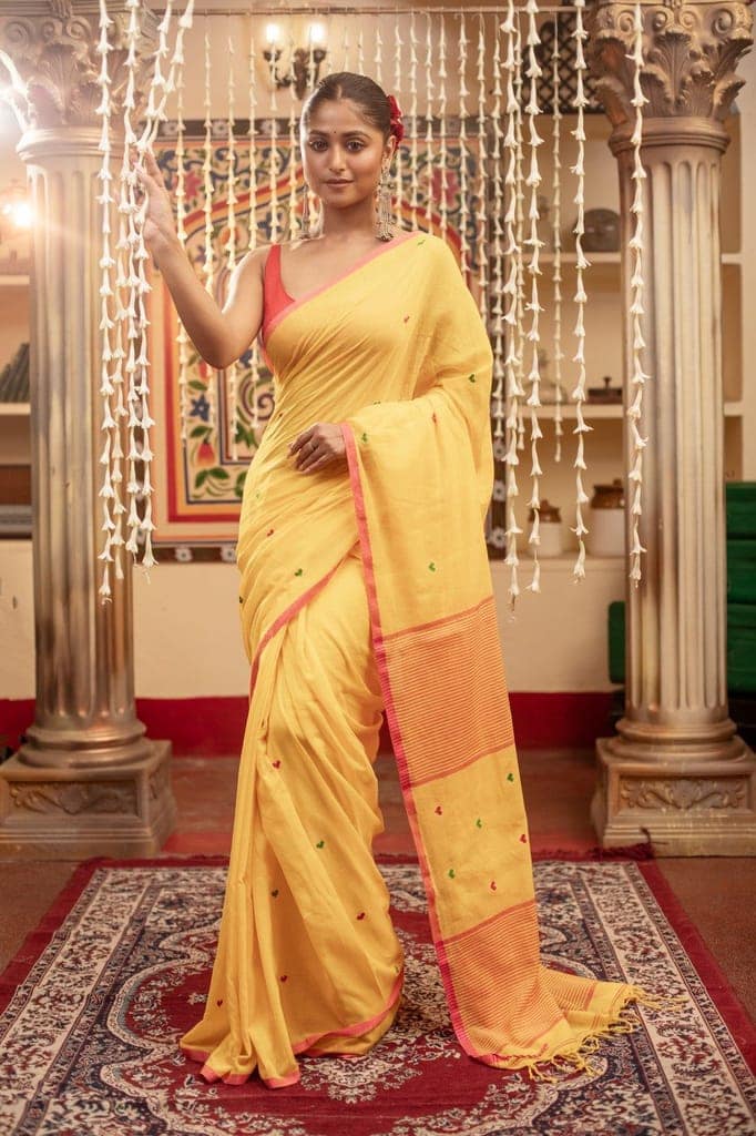 Mastaani ~ Pure Mul Jamdhani Cotton Handloom Saree with Beautiful Heart Weaves ~ Yellow view 2