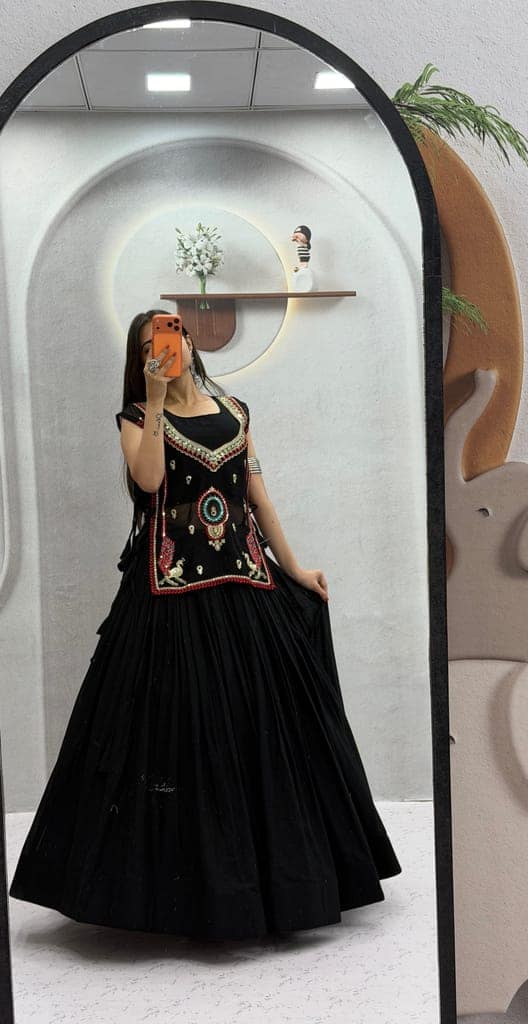 Traditional Black Lehenga Choli for Women | Festive Garba & Dandiya Night Outfit view 3
