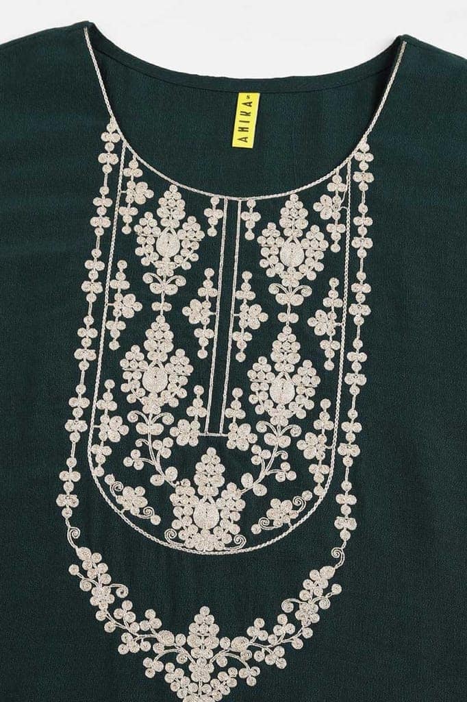 Green Silk Blend Solid Embroidered Straight Kurta VCK9080 view 2