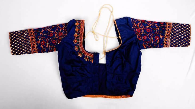 Stitched Computer embroidery blouse view 2