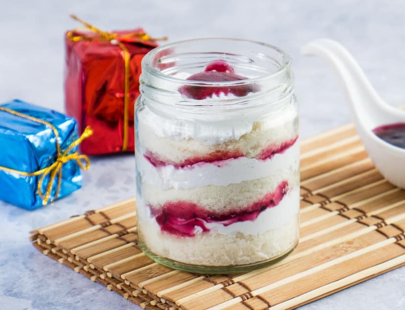 Blueberry jar cake