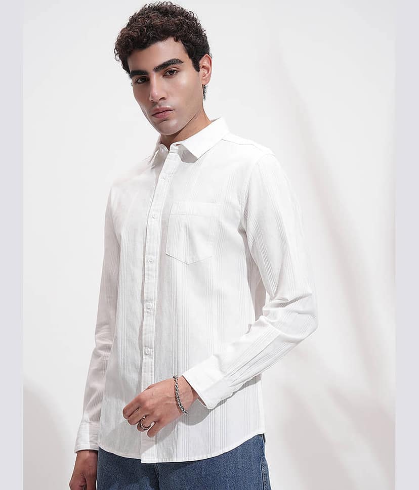 Highlander 100% Cotton Relaxed Fit Solids Full Sleeves Men's Casual Shirt - White ( Pack of 1 ) view 4