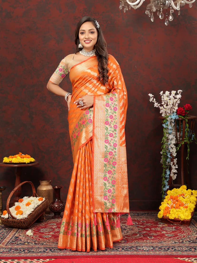 Yavira silk Women's Orange Printed Silk Saree