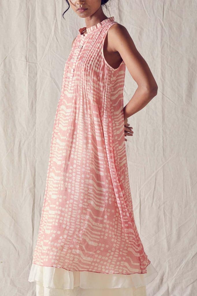 Dusted Pink Batik Sleeveless Dress In Handloom Kota Doria And Off White Checks Cotton Khadi Mulmul view 3