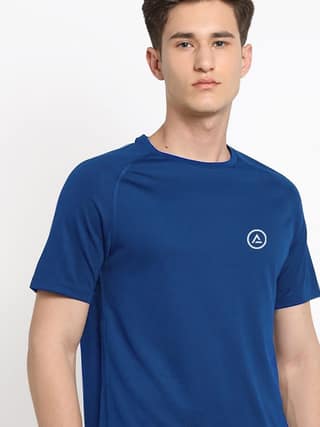 Men Blue Textured Sports T-shirt