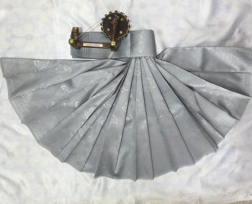 Kubera Silk Cottton Saree with Blouse - Silver Gray view 3