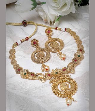 Sukkhi - Gold Alloy Necklace Set ( Pack of 1 )