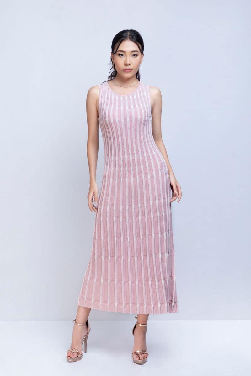 SLEEVELESS PLEAT DRESS