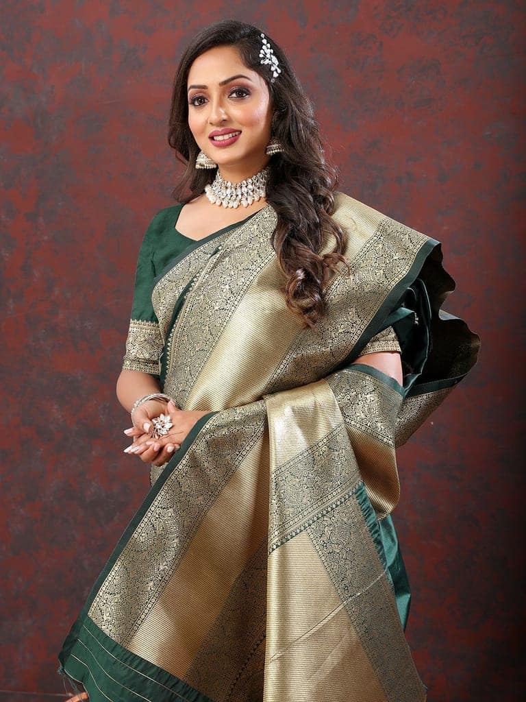 Green Soft Silk Woven Design Gold Zari Weaving Saree view 2