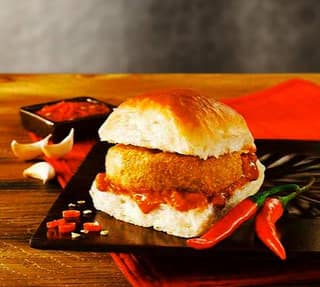 Schezwan vada pav