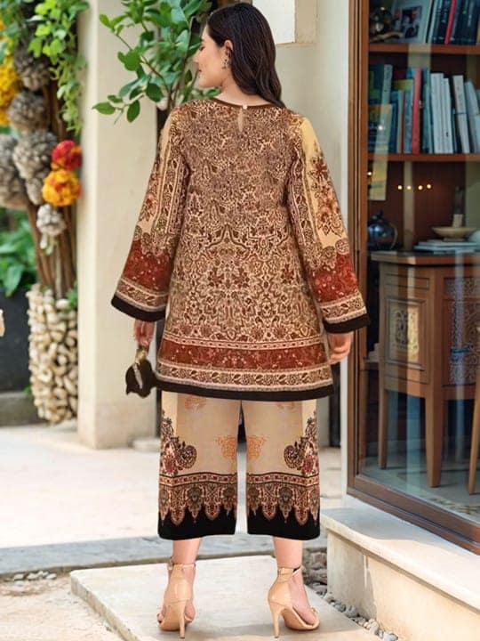 Women's Ornate Printed Kurta and Pant Set view 5