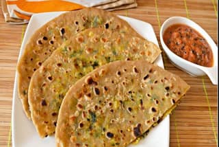Gobi paratha plate