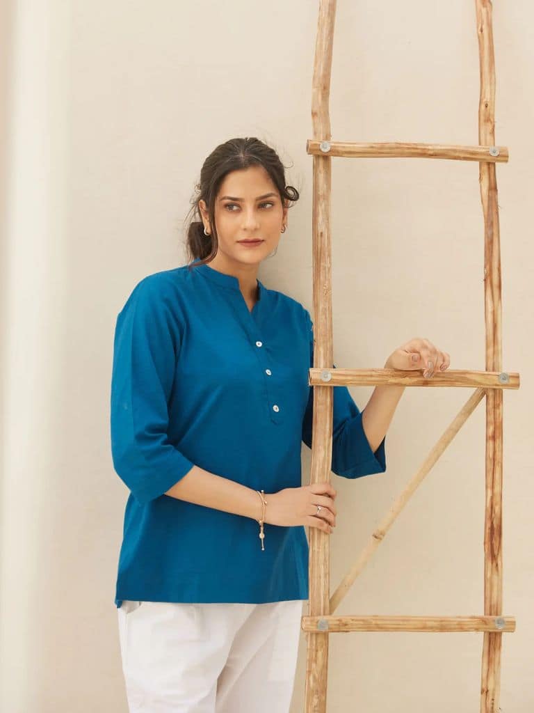 Women's Solid Cotton Kurta with 3/4th Sleeves and Round Neck (Teal Blue) view 5