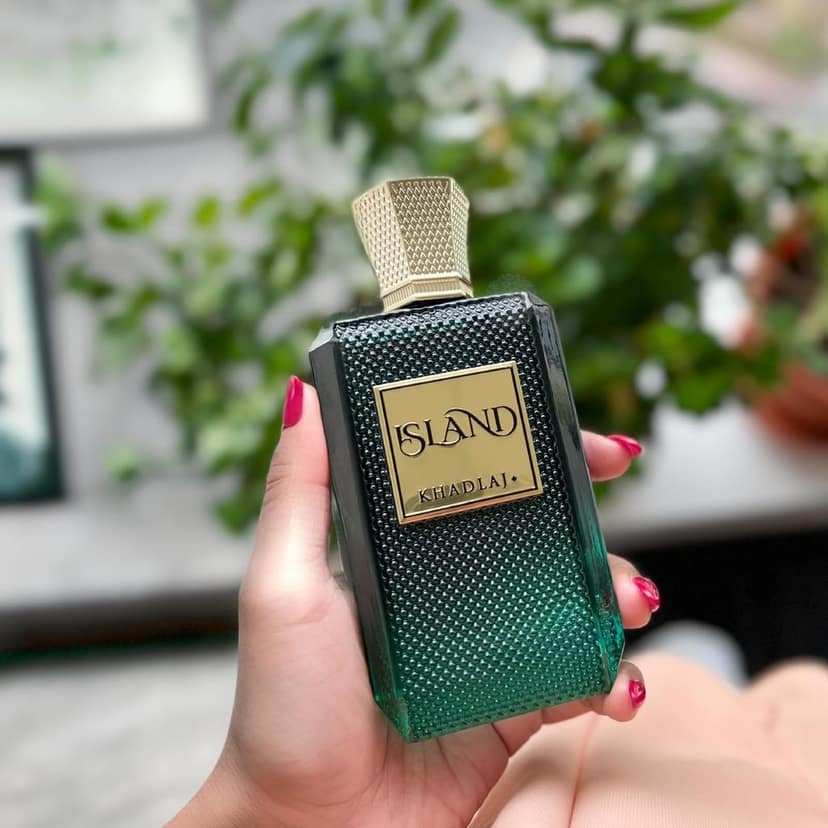 Khadlaj Island Extrait De Parfum – Unisex Ultra Long-Lasting Arabic Perfume for Men & Women – 100ml view 3